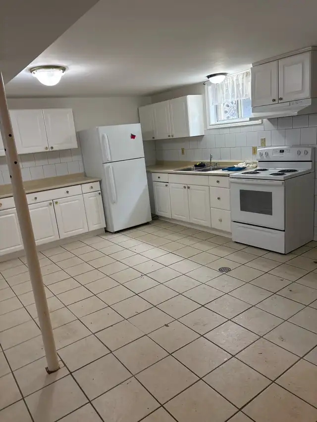 Three bedroom apartment  for rent in Saint Catharines