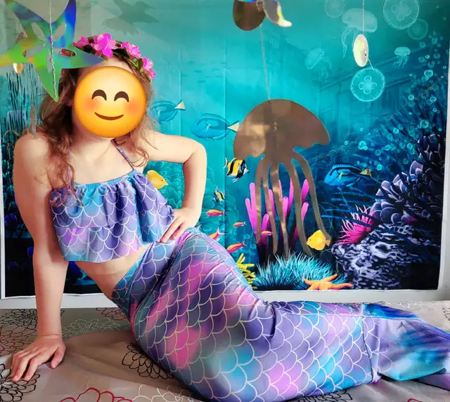 Girls mermaid tail + swimming suit + dress in Kids & Youth in Mississauga / Peel Region - Image 9