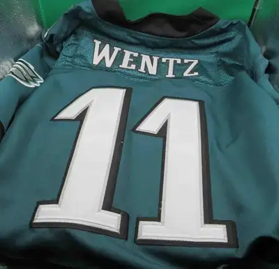 NFL - EAGLES WENTZ JERSEY XL / SAINTS THICK HOODIE XL NOS BOTH, View more