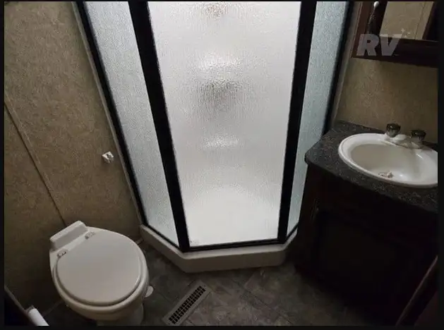 2012 Heartland Greystone 32RES RV in RVs & Motorhomes in Powell River District - Image 4