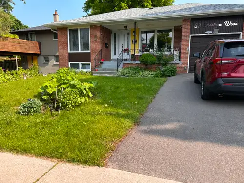 - Location: 33 Dearham Wood, Scarborough, ON M1E 1S1 (Kingston and Galloway Rd intersection) - Bedro...