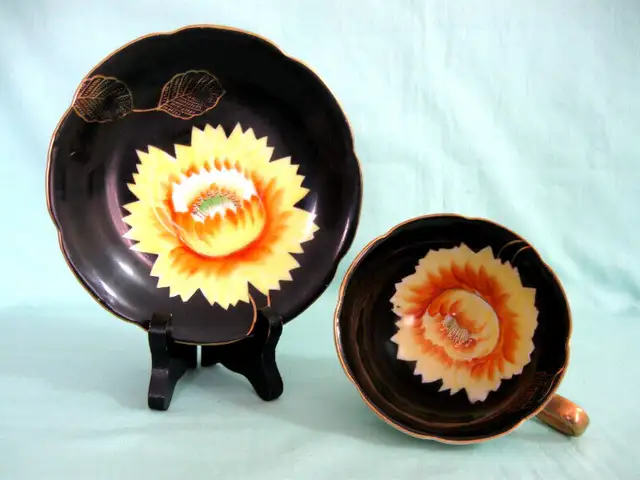 ENSEMBLE DE TASSES/SOUCOUPES PORCELAINE ANGLAISE VOTRE CHOIX. in Arts & Collectibles in West Island - Image 6
