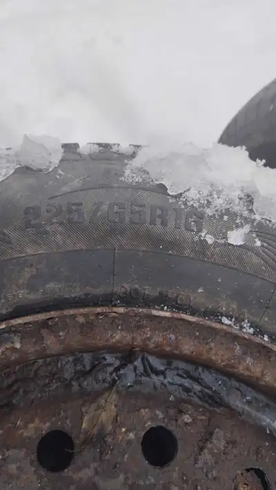 225/65R16 Snow tires with snow rims. Rims need a little love Tires have decent amount of tread left...