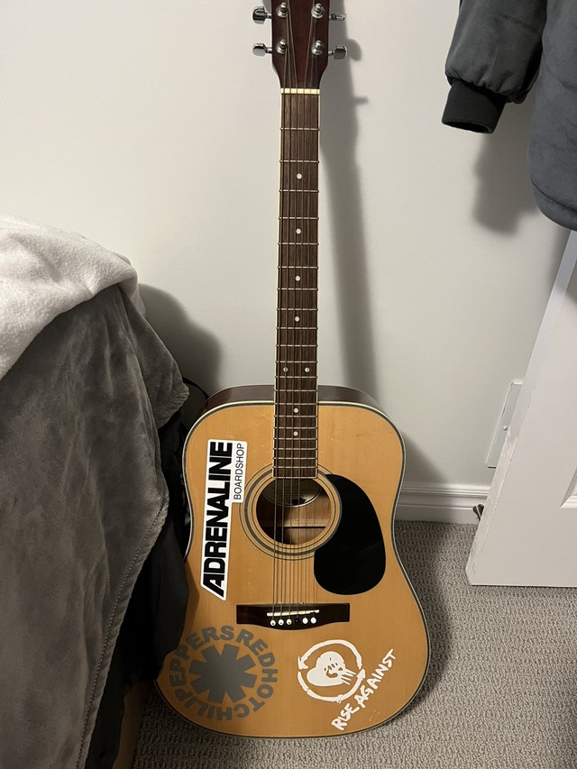 starcaster by fender acoustic guitar 0910104125 Guitars Ottawa Kijiji