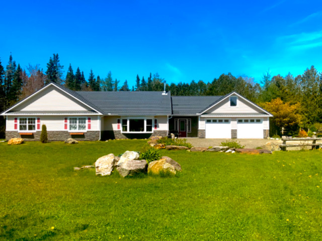 Exclusive custom home, shop and three ponds on 10 + acres. in Houses for Sale in Saint John - Image 3