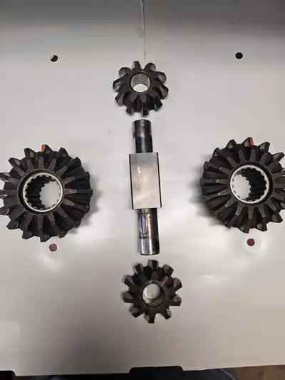 Wanted 1951-54 Chevy 1/2 ton ,rear axle spider gears . Must be USA made truck.