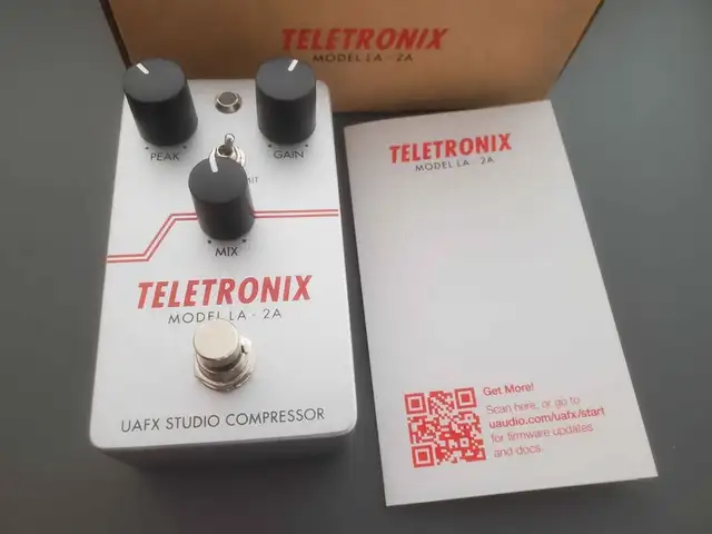 Universal Audio UAFX Teletronix LA-2A Studio Compressor in Amps & Pedals in Longueuil / South Shore - Image 2