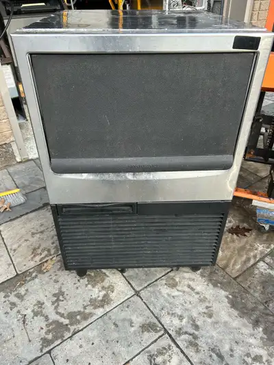 Commercial Hoshizaki ice machine. Model KM-15BAH. Stainless steel finish. Good for a business or res...