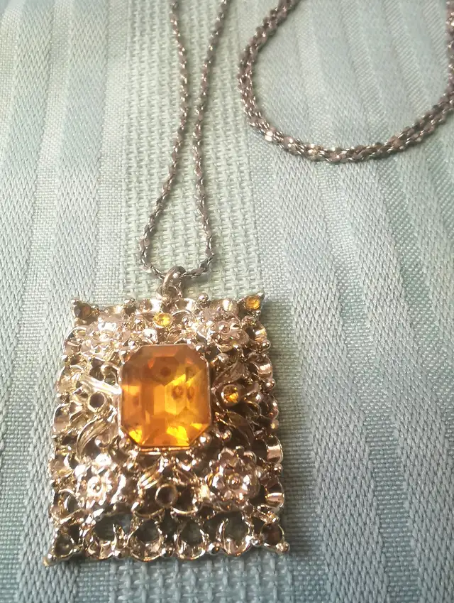 Vintage 80s Statement Necklace Citrine Glass Pendant Retro Costu in Jewellery & Watches in Markham / York Region - Image 5