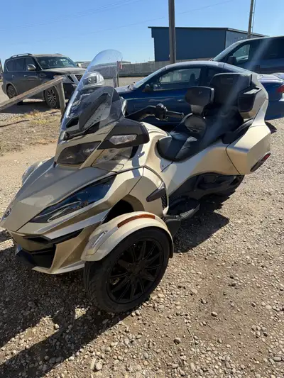 Ready to ride 2018 rt spider nicely equipped with all the features available for that year. Great co...