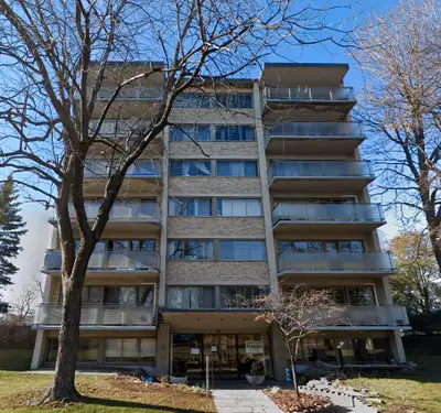 3 1/2 Apartment in Mount-Royal *Lease Transfer*