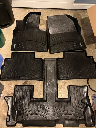 Original Kia All Weather Mats for 3 rows Fits 2020-2025 Kia Telluride Used it on 2023 Kia Telluride...