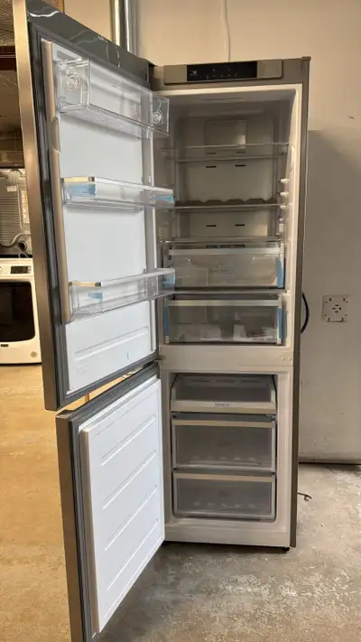 NEW fridge stainless bottom freezer 24" Open Box KL Sudbury App, View more