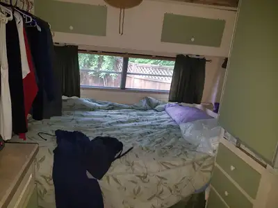 Camper for sale tandom axle older one but every thing works water pumps no leaks in holding tanks ac...