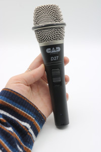 CAD D27 SuperCardioid Dynamic Handheld Microphone (#37618)