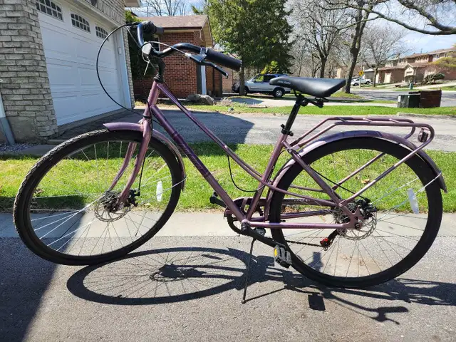 24 inch wheel City Bike in Road in Markham / York Region - Image 3