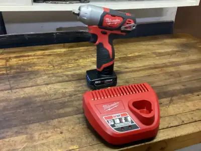 MILWAUKEE M12 - 3/8” IMPACT WRENCH / FRICTION RING KIT, View more