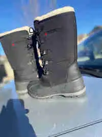 Women’s Winter Boots Size 7 Baffin