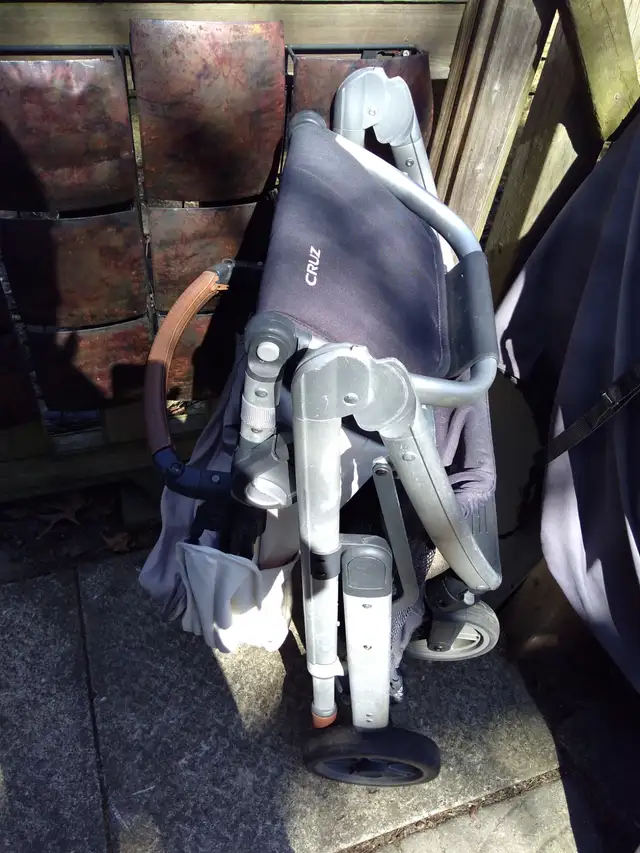 Uppababy Cruz Stroller Very Good Condition + Bassinet Available in Strollers, Carriers & Car Seats in City of Toronto - Image 7