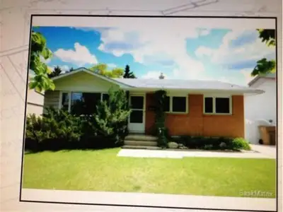 4-bedroom spacious bungalow in good, quiet neighbourhood; Parliament Place area; close to U. of Regi...