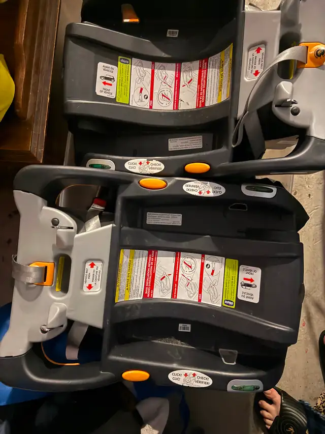 Chicco infant car seats in Strollers, Carriers & Car Seats in St. Catharines - Image 4