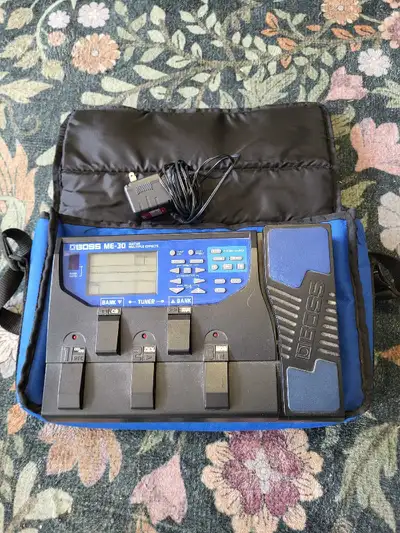 BOSS ME30 Multi effects pedal , View more