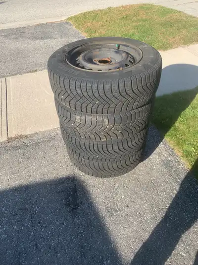 EXCELLENT CONDITION - Pirelli Ice Zero 195/65 R15 95T Radial Tubeless Studless Winter Tires. Used on...