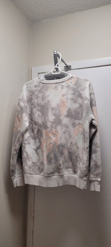 GENTLY USED, GEORGE TIE DYE SWEAT SHIRT!!! in Arts & Collectibles in Barrie - Image 3