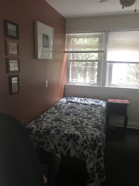 Small room for rent -450$