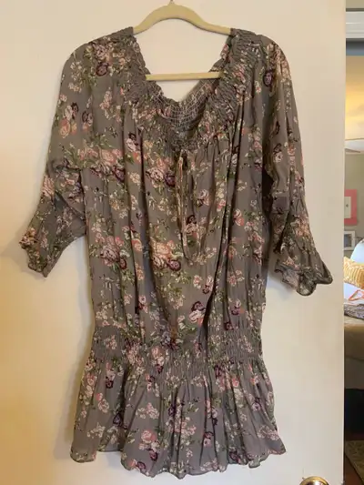 BEAUTIFUL-FLORAL PRINTED “ COSTA BLANCA “ TOP ! BRAMPTON ! , View more
