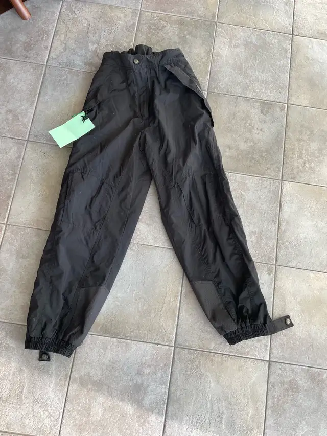 XL Youth lined snow pants in Kids & Youth in Vernon - Image 2