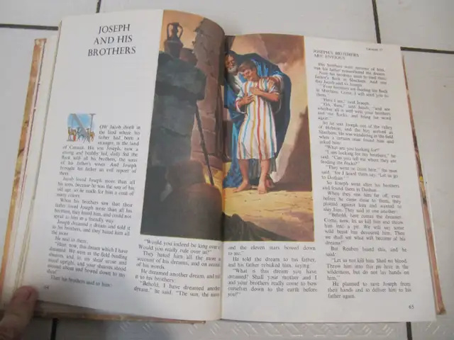 The Childrens Bible Golden Press New York X Condition Circ 1965 in Arts & Collectibles in Mississauga / Peel Region - Image 5