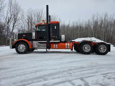 2007 Pete. 475 CAT with major work done at Stahl Peterbilt 4500 hours ago. Transmission (18 speed) a...