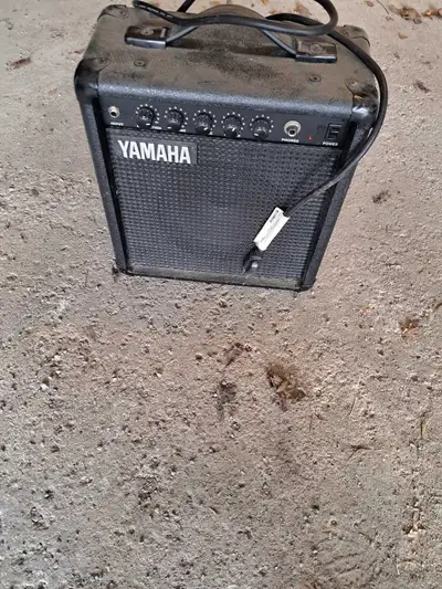 Yamaha HY-10G III Guitar Amplifier AMP, View more
