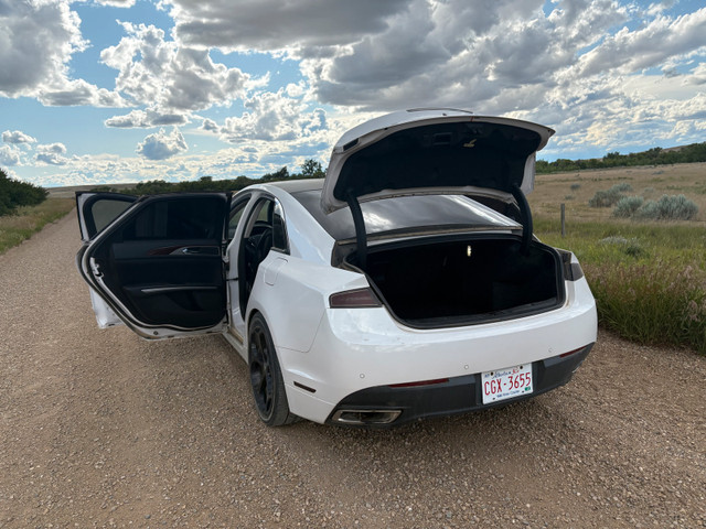2014 Lincoln  in Cars & Trucks in Lethbridge - Image 3