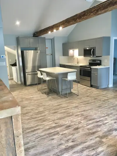 Charming Downtown Student Rental – Rooms Available Now!