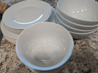 Set of 16 dishes,2 sizes of bowls