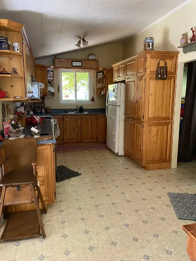 chambre dans une maison privé in Short Term Rentals in Gatineau - Image 3