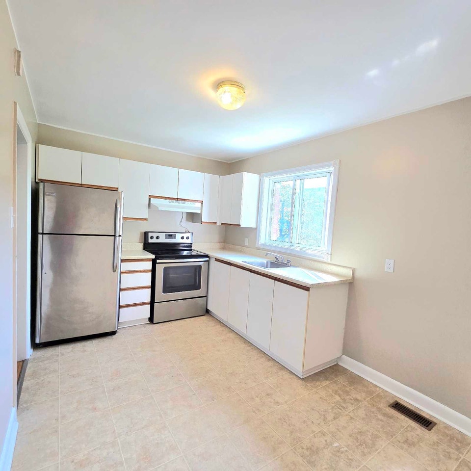 Two bedroom apartment for rent. 4
