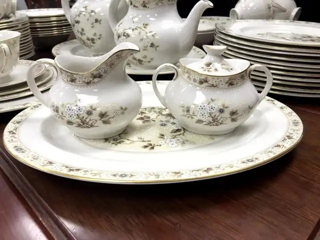 FINE COLLECTIBLES~Antique and Vintage-MyPersonal Collection in Arts & Collectibles in City of Toronto - Image 4