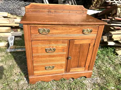 Early 20th Century Antique Oak Wash Stand Cabinet Some ware for its age a great peice 31” long 18 1/...
