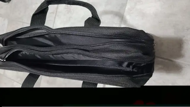 Expandable Laptop Bag in Laptop Accessories in Hamilton - Image 3