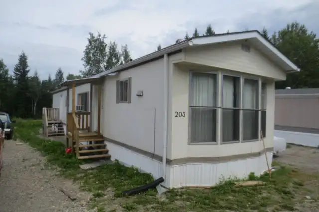 2 bedroom Modular Home - Quiet Safe Park in Quesnel