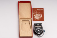 Vintage Bertram Amateur Camera Exposure Light Meter With Chain