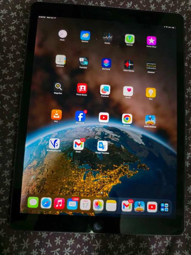 apple Ipad 12.9 2nd gen neat condition  in iPads & Tablets in City of Toronto