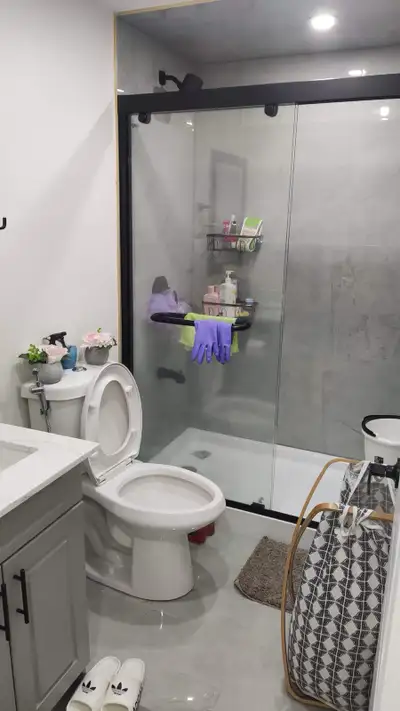 Shared Room 5 min walk to Sheridan Oakville