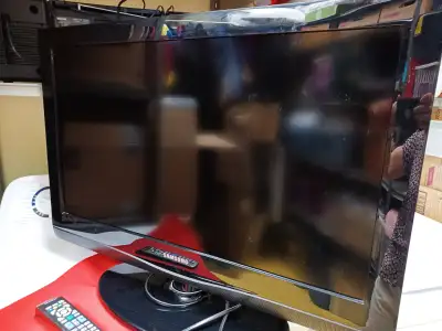 Télévision SAMSUNG 32 " en très bon état / prix ferme, View more