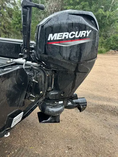 Brand new 2021 40Hp outboard jet. Motor has less than 1 hour on it. Has extended warranty.