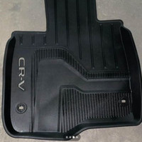 2024 Honda crv full set of three floor mats used few times 