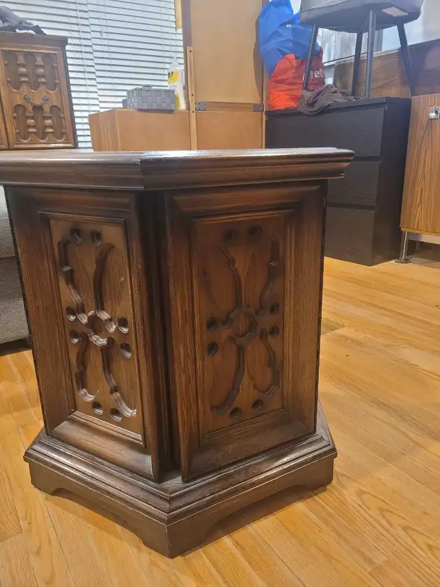 Wooden side tables in Coffee Tables in City of Toronto - Image 5